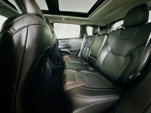 Used 2022 Jeep Cherokee Latitude Lux w/ Sun & Sound Group image 14