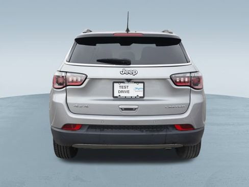 Used 2024 Jeep Compass Limited image 8