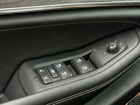 New 2025 Jeep Grand Cherokee Overland w/ Adv Protech Group III image 33