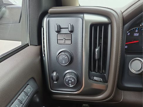 Used 2018 Chevrolet Silverado 1500 LTZ w/ Sport Package AWD/4WD image 20