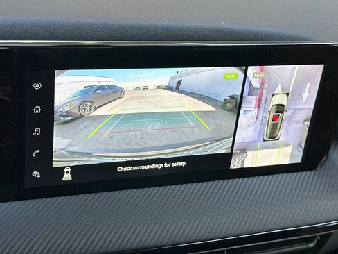 New 2025 Nissan Kicks SR image 16