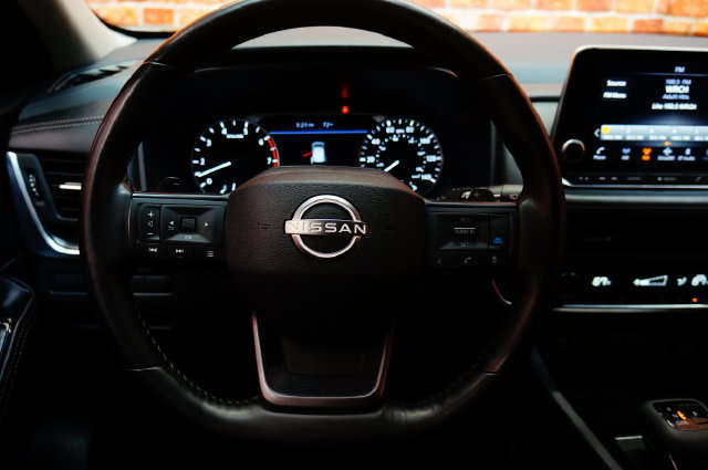 Certified 2025 Nissan Rogue SV AWD/4WD image 11