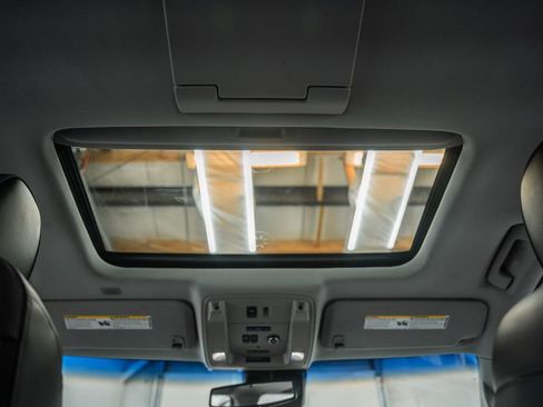 Used 2017 GMC Yukon XL Denali w/ Open Road Package image 40