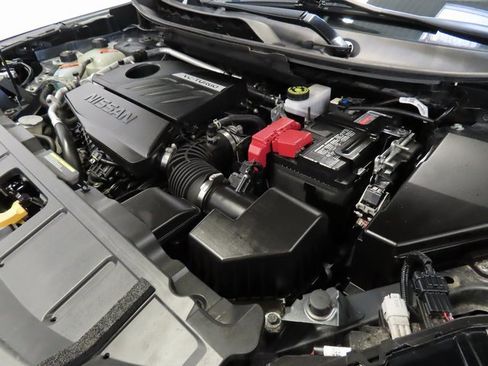 Used 2023 Nissan Rogue S image 34