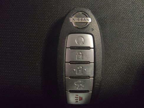 Used 2021 Nissan Sentra SV FWD image 32