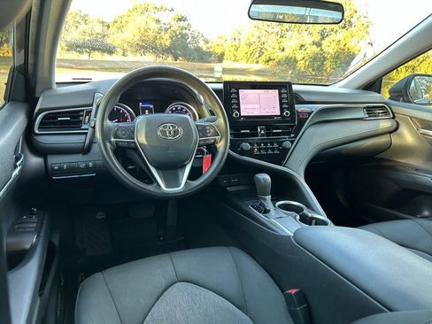Used 2021 Toyota Camry LE image 12