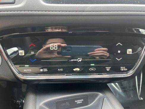 Used 2022 Honda HR-V EX image 19