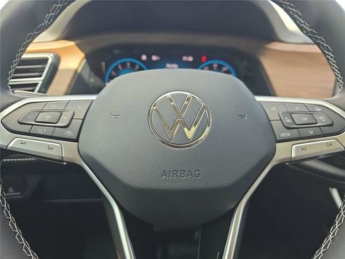 New 2026 Volkswagen Atlas SE FWD image 21