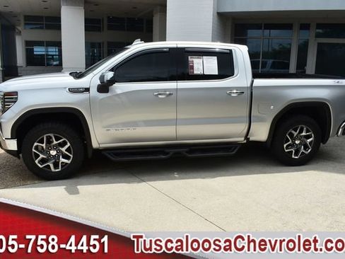 Used 2022 GMC Sierra 1500 SLT w/ X31 Off-Road Package AWD/4WD image 6