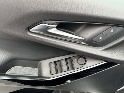 Used 2025 Chevrolet Equinox LT w/ Convenience Package II image 15