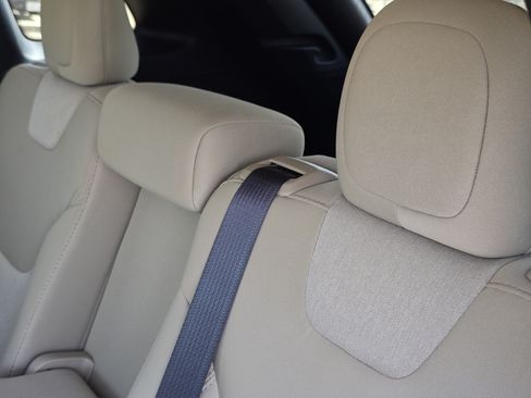 Used 2016 Jeep Cherokee Sport FWD image 25