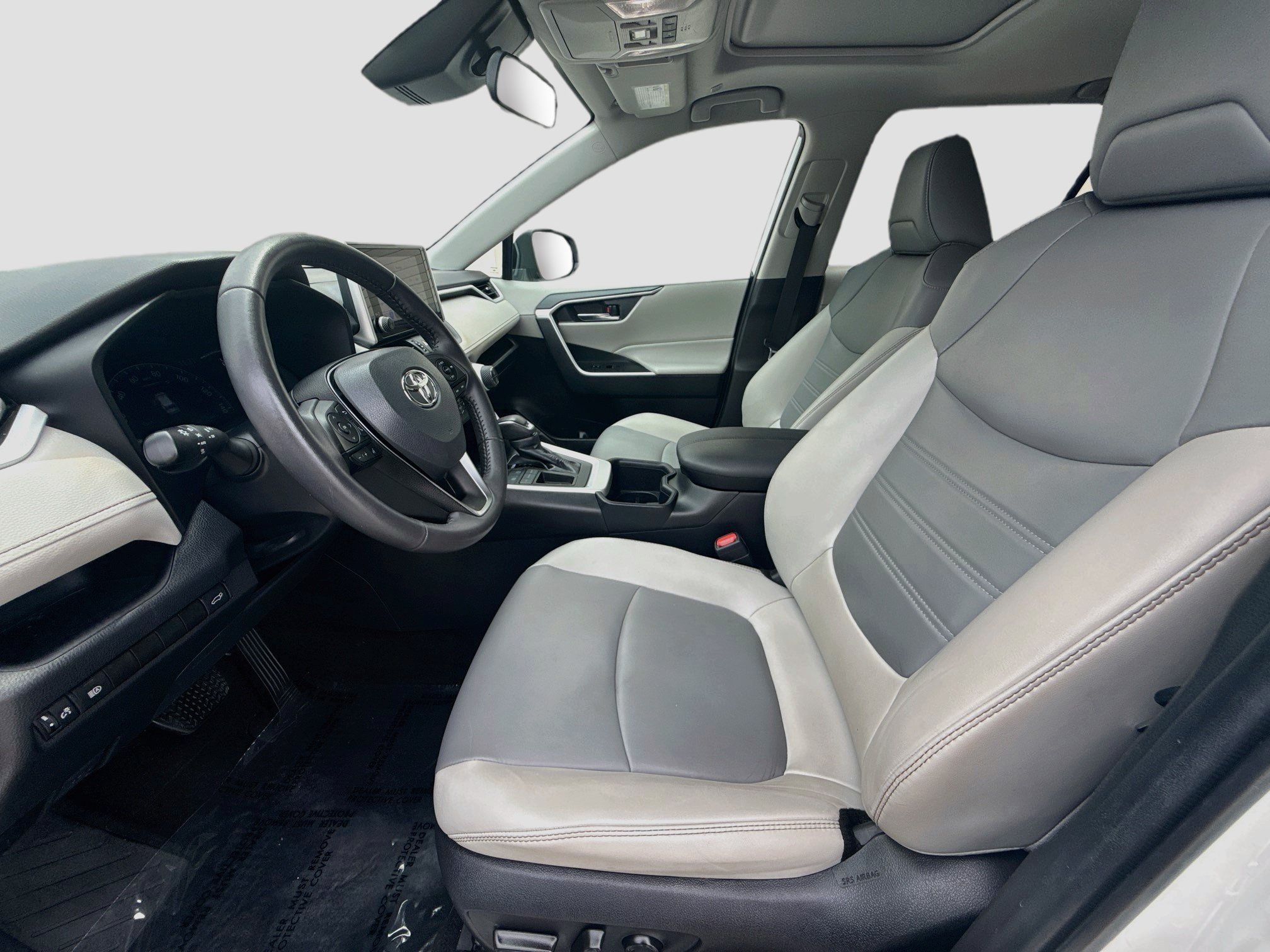 Used 2024 Toyota RAV4 XLE Premium FWD image 16