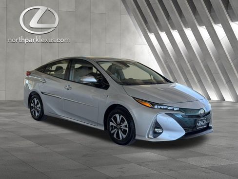 Used 2019 Toyota Prius Prime Advanced FWD image 5