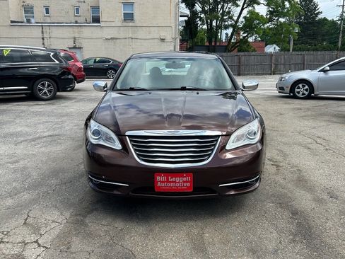 Used 2013 Chrysler 200 Limited FWD image 3
