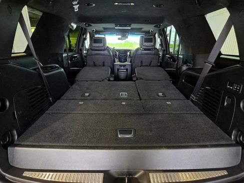 Used 2019 Cadillac Escalade Platinum AWD/4WD image 19
