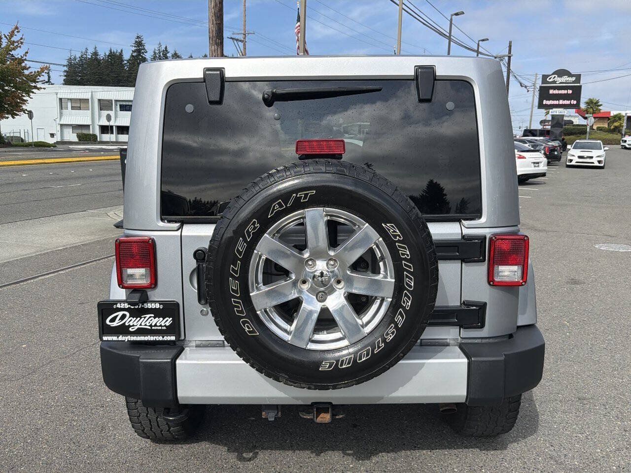 Used 2013 Jeep Wrangler Unlimited Sahara w/ Connectivity Group AWD/4WD image 5