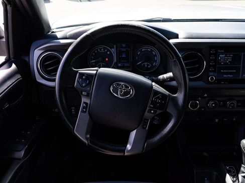 Used 2020 Toyota Tacoma TRD Off-Road AWD/4WD image 12