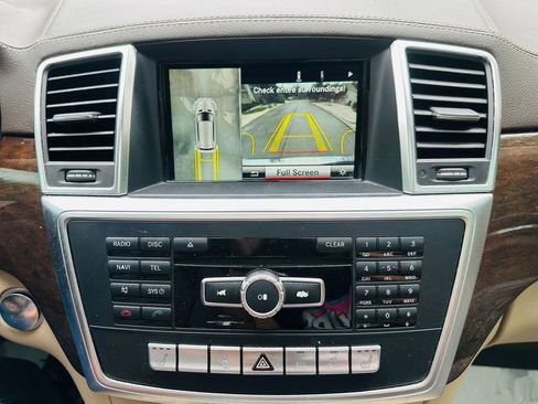 Used 2016 Mercedes-Benz GL 450 4MATIC image 31