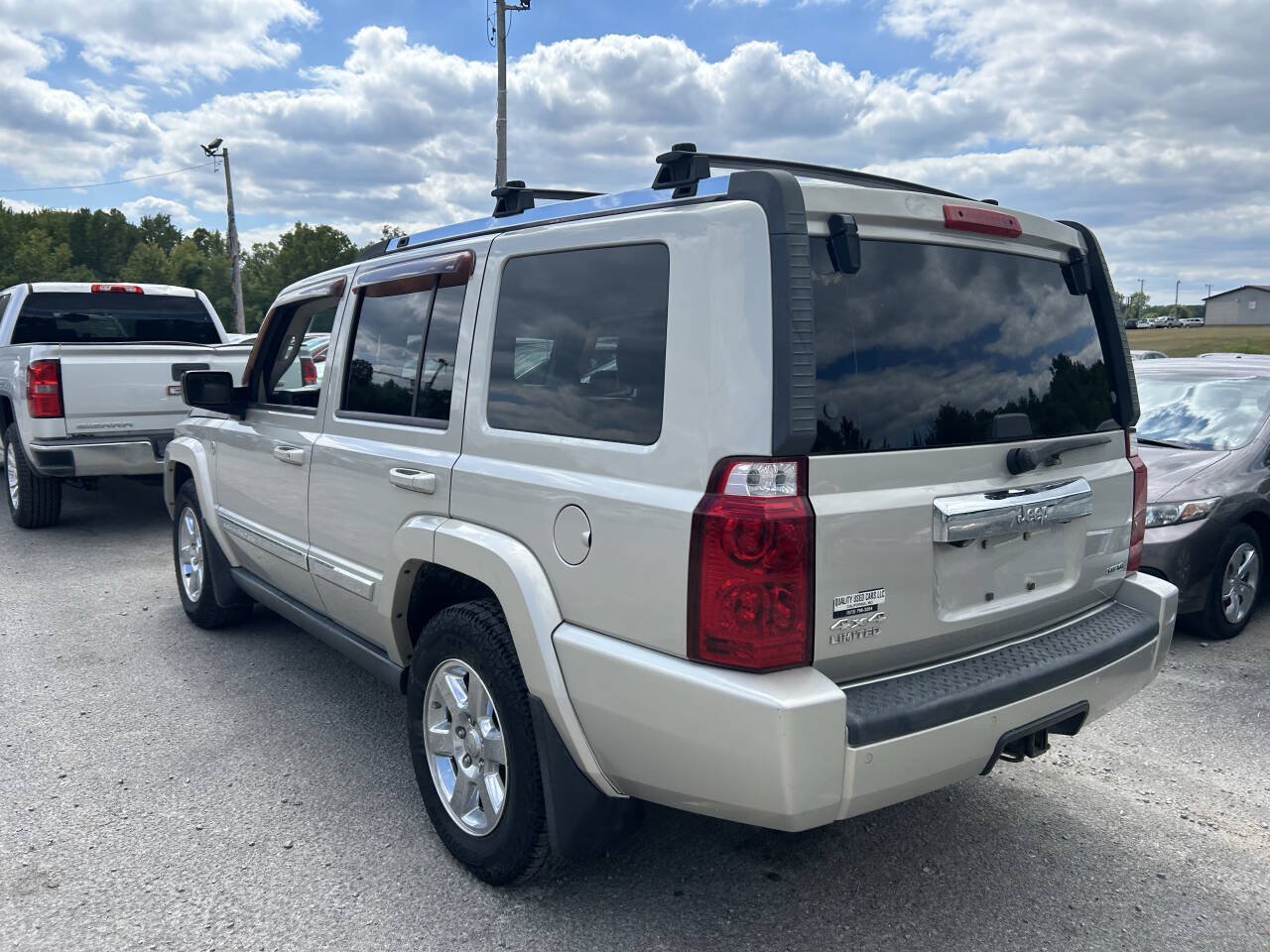 Used 2007 Jeep Commander Limited AWD/4WD image 4