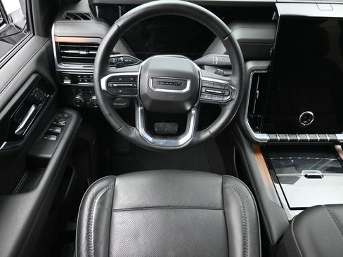 Used 2025 GMC Yukon Denali image 13