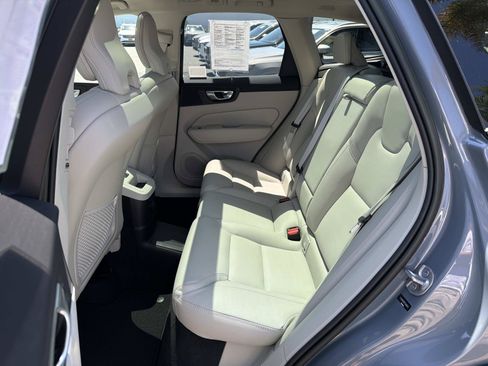 Certified 2023 Volvo XC60 T8 Ultimate w/ Climate Package AWD/4WD image 21