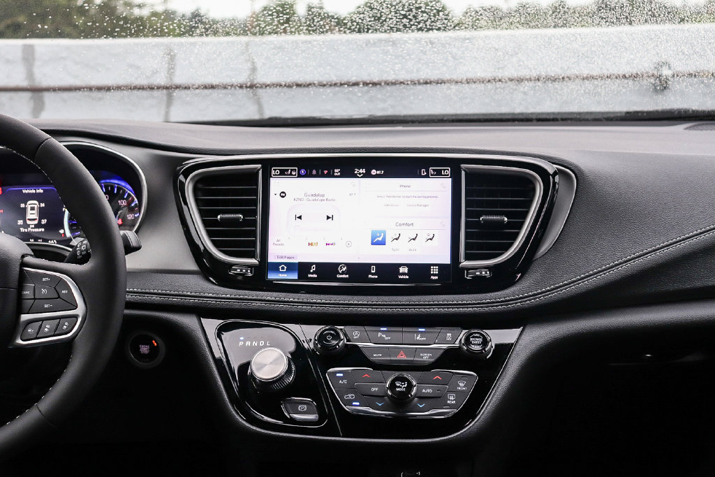 New 2027 Chrysler Pacifica Select FWD image 15