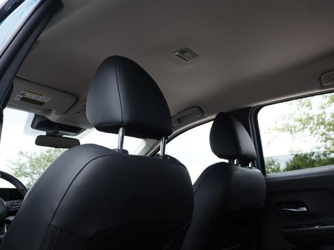 Used 2025 Nissan Kicks SR FWD image 26