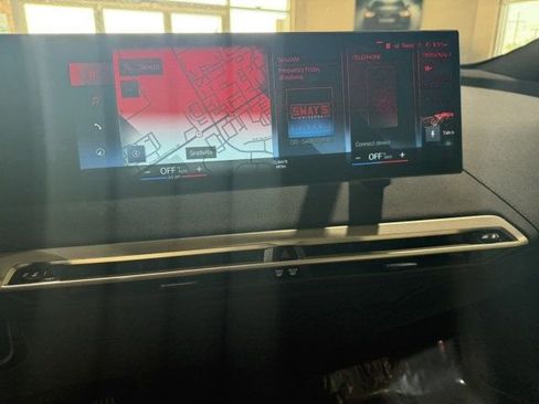 Used 2022 BMW iX xDrive50 w/ Premium Package image 18