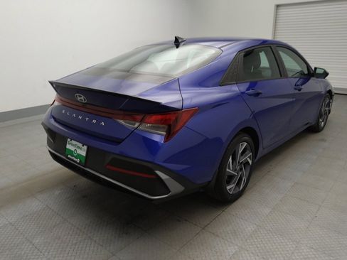 Used 2025 Hyundai Elantra Sport FWD image 9