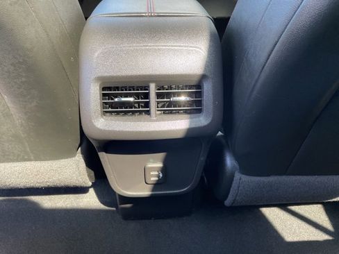 Used 2022 Chevrolet Equinox RS image 28