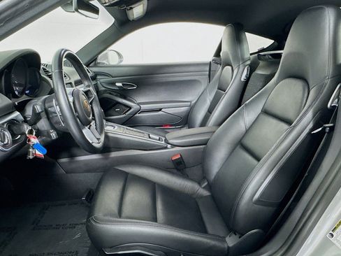 Used 2021 Porsche 718 Cayman image 14