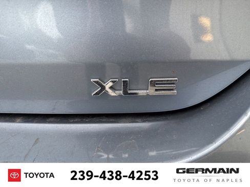 Used 2023 Toyota Highlander XLE image 7