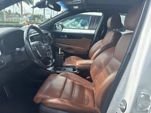 Used 2019 Kia Sorento SX FWD image 11