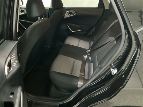 Used 2025 Kia Soul LX FWD image 14