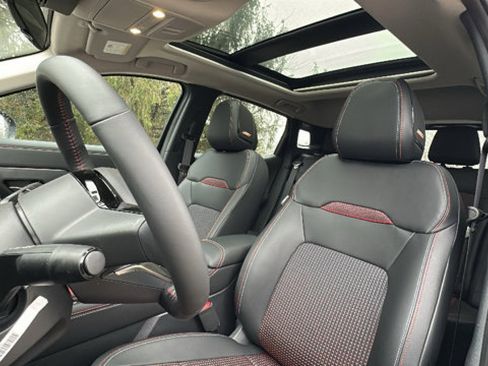 New 2025 Nissan Kicks SR w/ SR Premium Package image 8