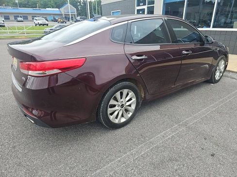 Used 2017 Kia Optima EX w/ Premium Package FWD image 9