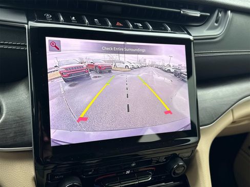 Used 2022 Jeep Grand Cherokee L Limited image 36