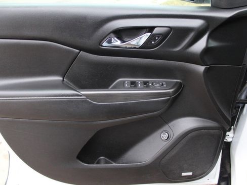 Used 2017 GMC Acadia SLT image 12