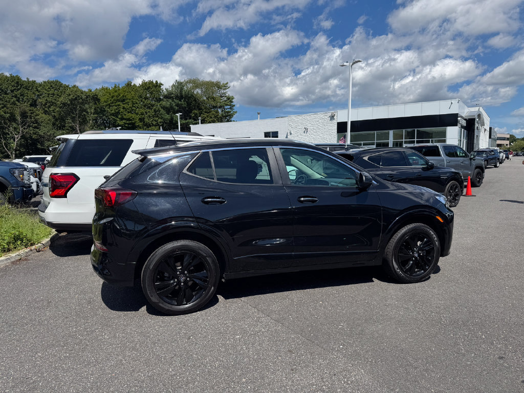 Used 2024 Buick Encore GX Sport Touring AWD/4WD image 3