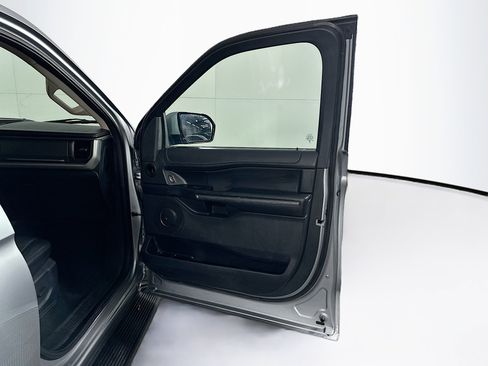 Used 2024 Ford Expedition XLT image 35
