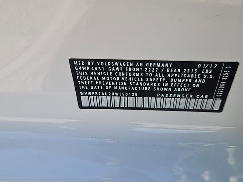 Used 2017 Volkswagen e-Golf SEL Premium image 8