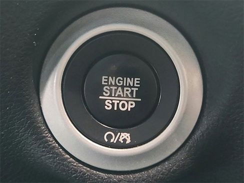 Used 2019 Chrysler Pacifica Touring Plus w/ Advanced Safetytec Group image 30