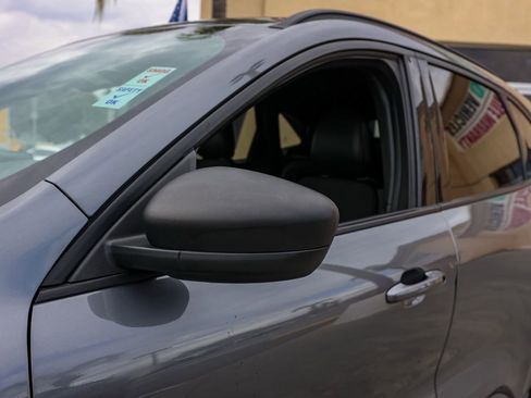 Used 2024 Ford Escape ST-Line image 12