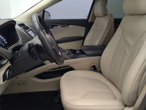 Used 2016 Lincoln MKX Select w/ Cargo Utility Package FWD image 17