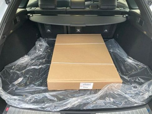 New 2025 Toyota Crown Signia image 7