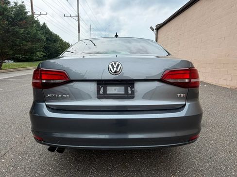 Used 2017 Volkswagen Jetta SE FWD image 6