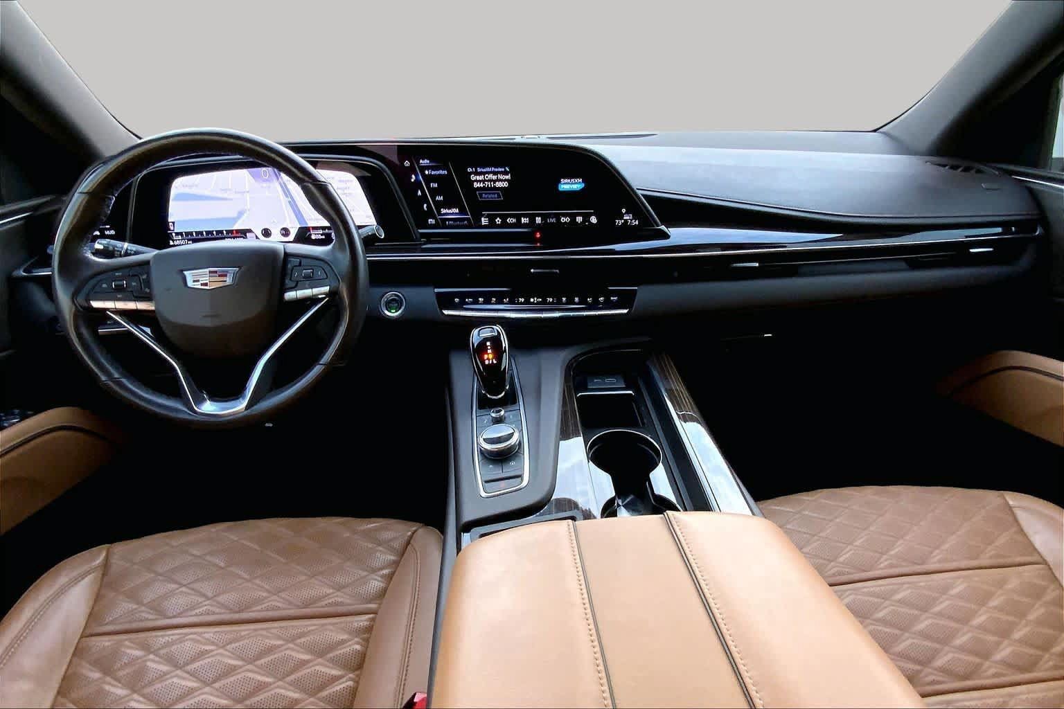 Used 2021 Cadillac Escalade ESV Premium Luxury AWD/4WD image 16