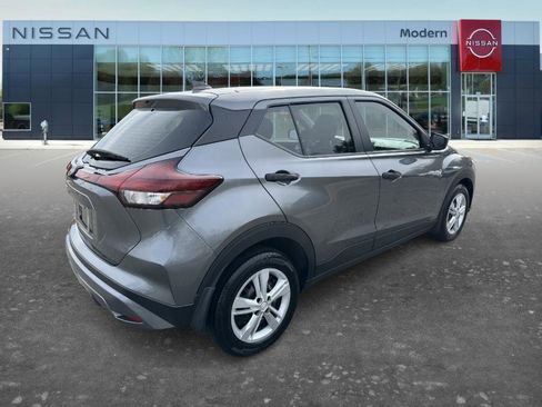 Certified 2025 Nissan Kicks Play S image 5