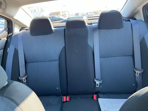 Used 2025 Nissan Versa SV FWD image 33