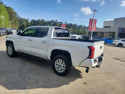 Used 2025 Toyota Tacoma SR5 image 10